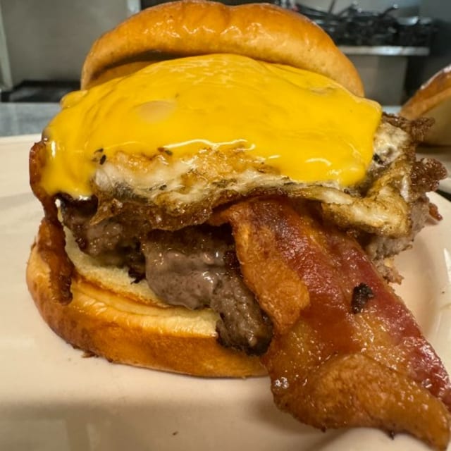 Legend Burger.